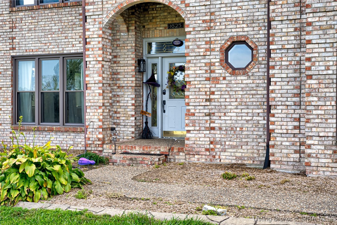 1625 Old State Road Henryville, IN 47126 - Photo 3 of 72 Front Entrance