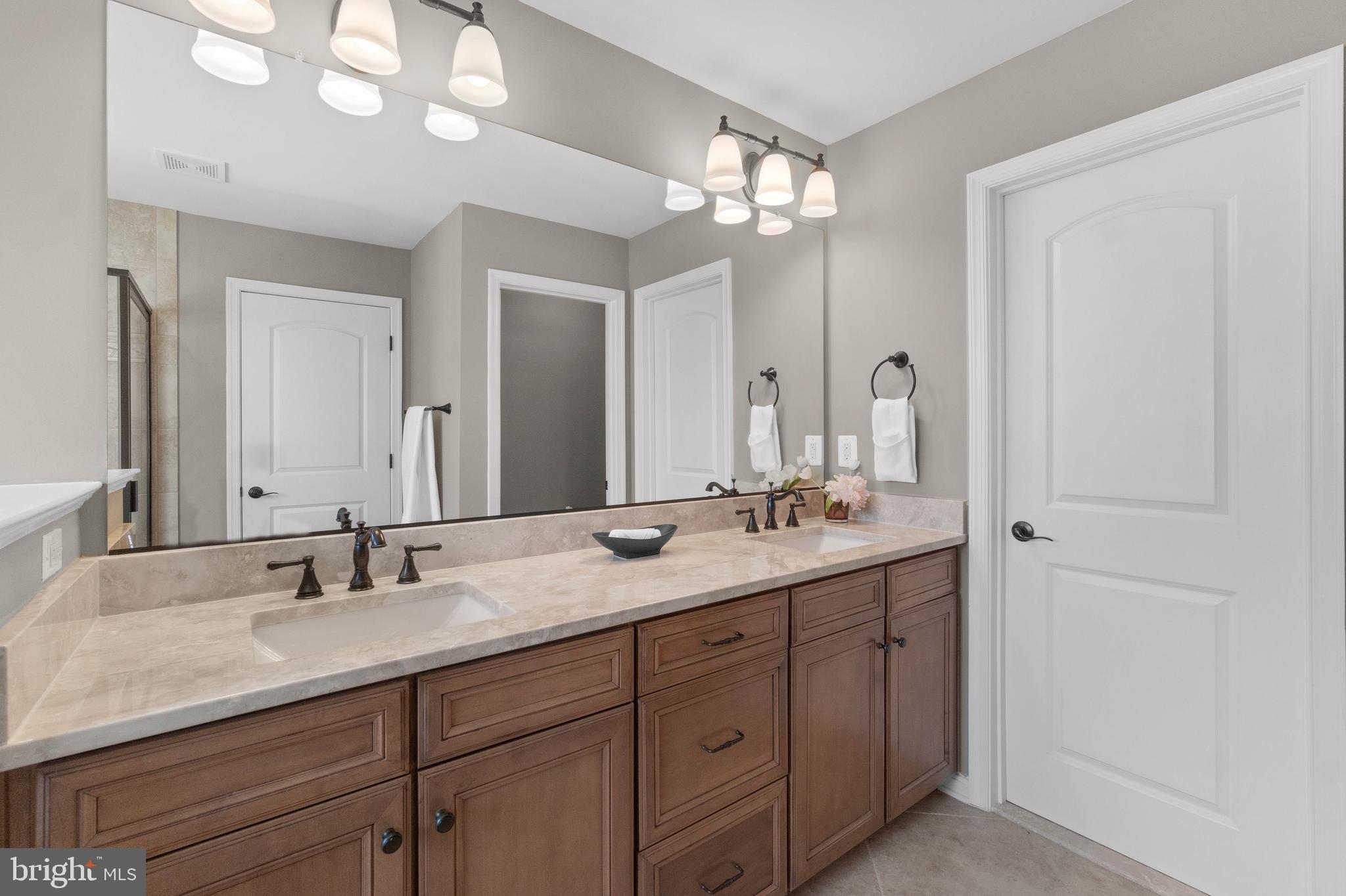 44127 Turf Field Square Chantilly, VA 20152 - Photo 16 of 27 Gallery Image 16