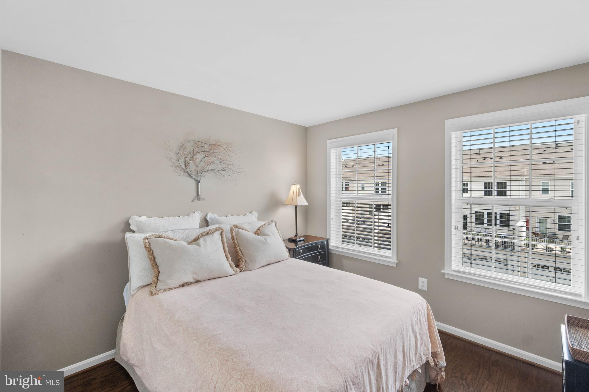 44127 Turf Field Square Chantilly, VA 20152 - Photo 17 of 27 Gallery Image 17