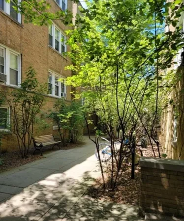 $1,900 | 683 West Wrightwood Avenue, Unit 1S, Chicago, IL 60614