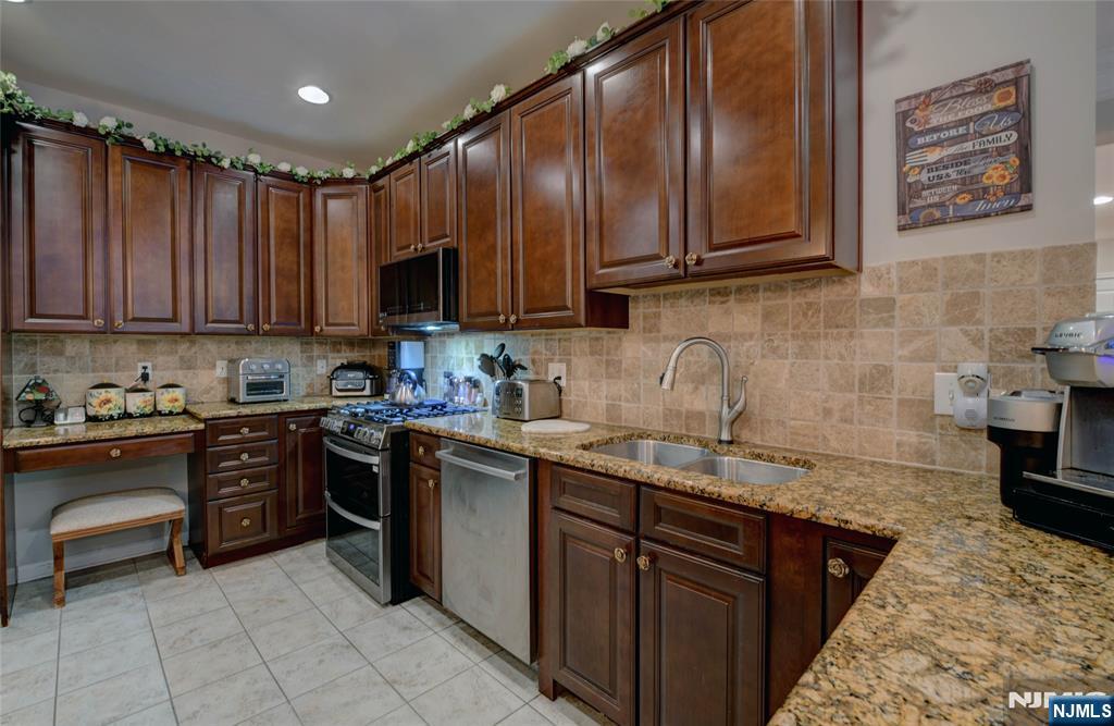 1113 Warren's Way, Unit 113 Wanaque, NJ 07465 - Photo 10 of 30