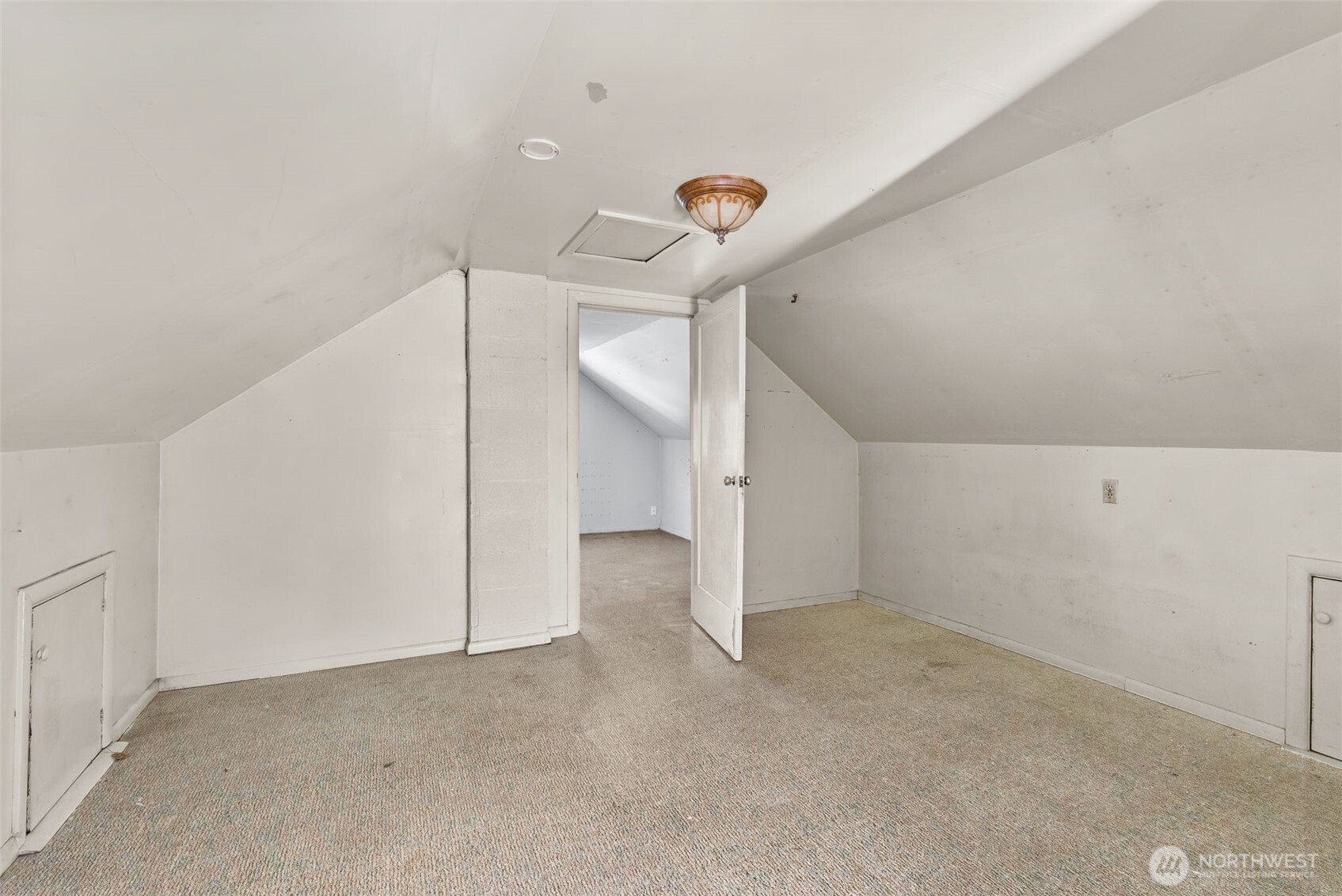 1335 Centralia Alpha Road Chehalis, WA 98532 - Photo 18 of 32 a view of an empty room