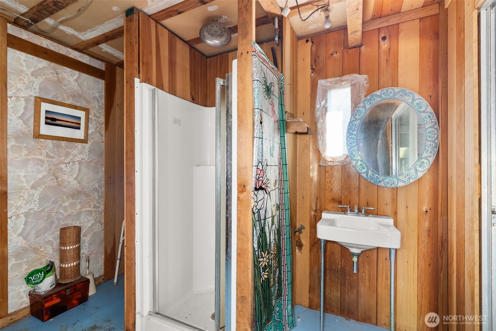 1335 Centralia Alpha Road Chehalis, WA 98532 - Photo 23 of 32 a bathroom with a sink a mirror a vanity and shower