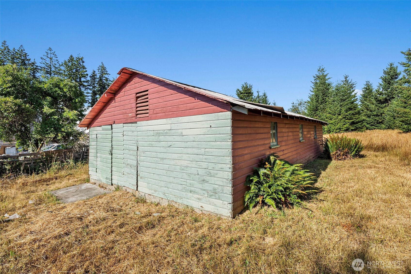 1335 Centralia Alpha Road Chehalis, WA 98532 - Photo 29 of 32 a backyard of a house