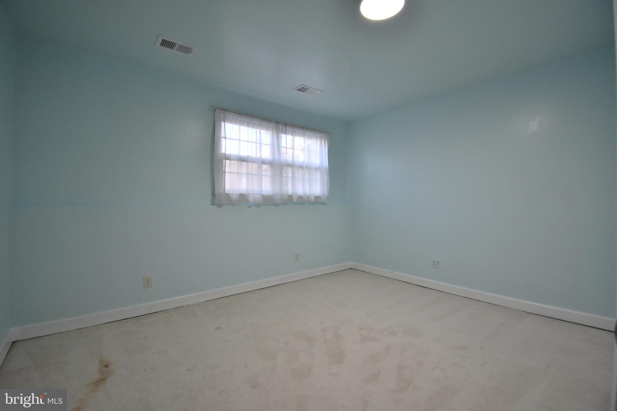 13233 Copeland Court Silver Spring, MD 20904 - Photo 19 of 20 an empty room with a window