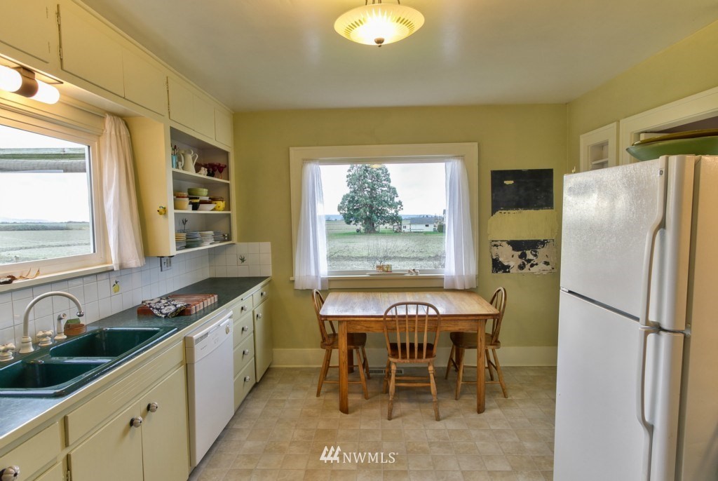 16422 Fir Island Road Mount Vernon, WA 98273 - Photo 7 of 35 Gallery Image 7