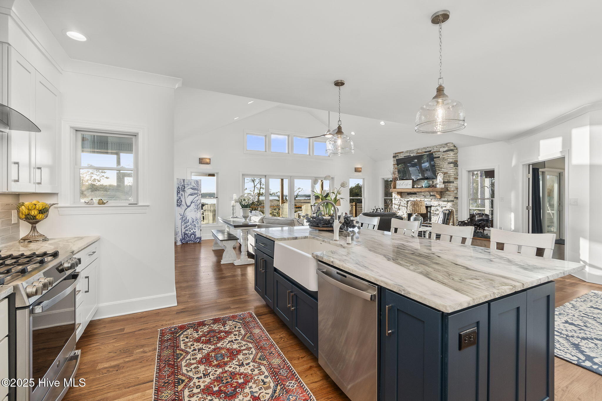 347 Osprey Point Road Beaufort, NC 28516 - Photo 16 of 81 Gourmet kitchen w/ island seating