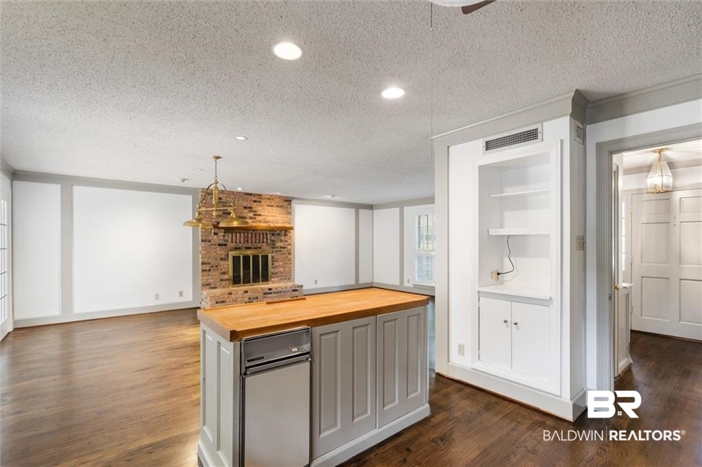 524 East Spring Park Drive Mobile, AL 36608 - Photo 7 of 34