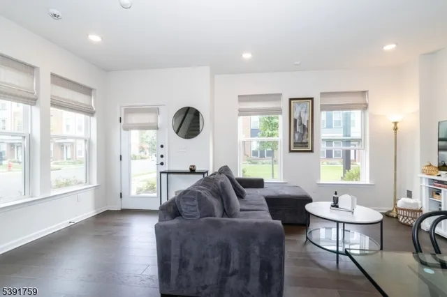 $665,000 | 4 Sadie Circle, Unit 4105, Union, NJ 07083