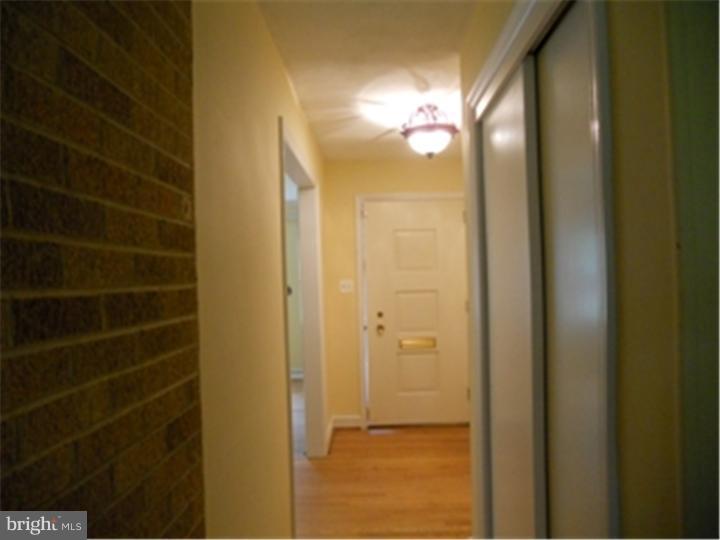 132 Marcella Road Wilmington, DE 19803 - Photo 3 of 25 Foyer