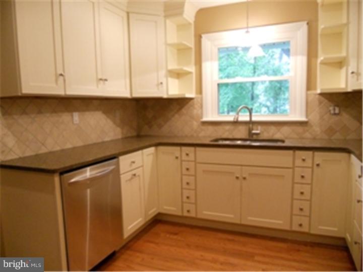 132 Marcella Road Wilmington, DE 19803 - Photo 8 of 25 Kitchen