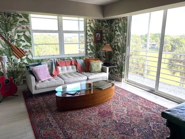 $3,200 | 806 Cypress Grove Lane, Unit 512, Pompano Beach, FL 33069