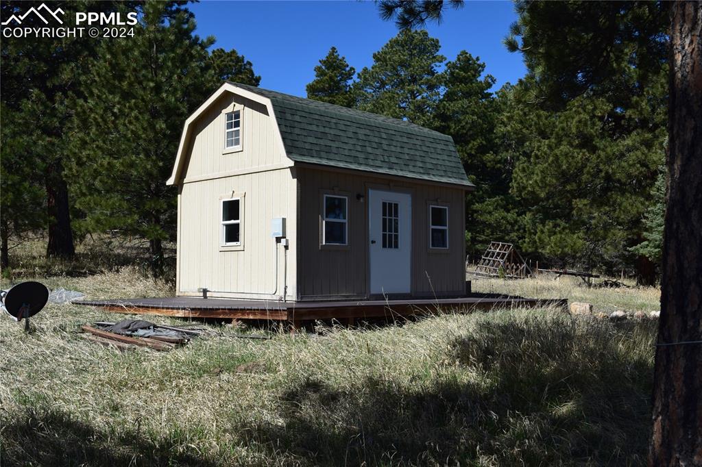 8500 Park Road Rye, CO 81069 - Photo 19 of 28 a view of a house with backyard