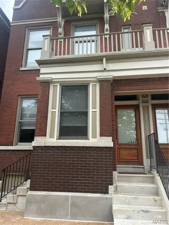 $1,800 | 3868 Shaw Boulevard, St. Louis, MO 63110