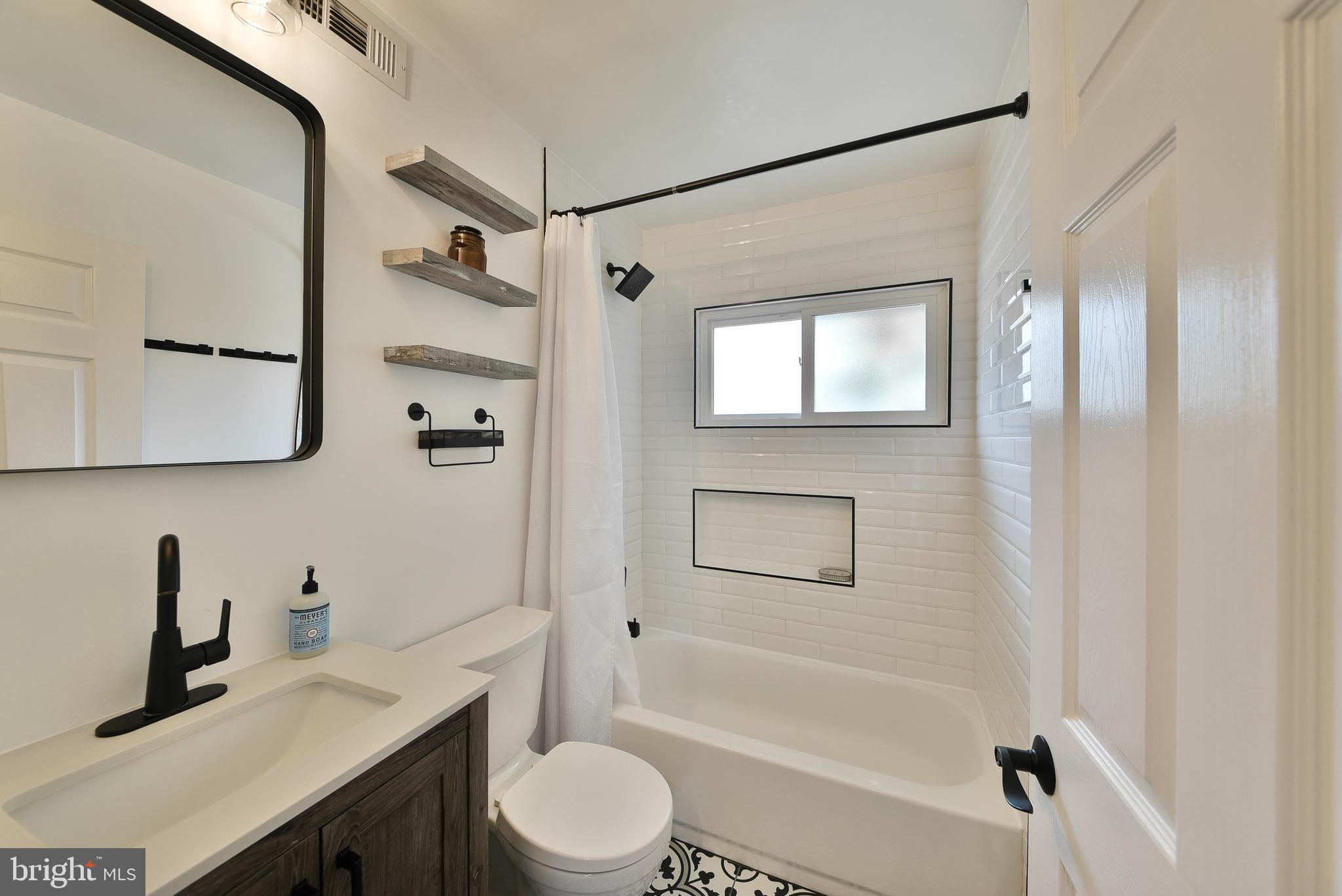 51 Indigo Road Levittown, PA 19057 - Photo 11 of 24 Gallery Image 11