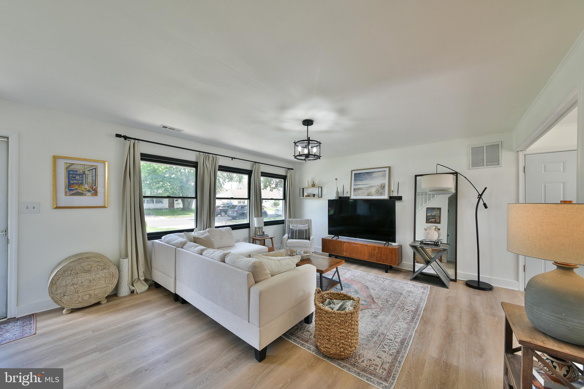 51 Indigo Road Levittown, PA 19057 - Photo 3 of 24 Gallery Image 3