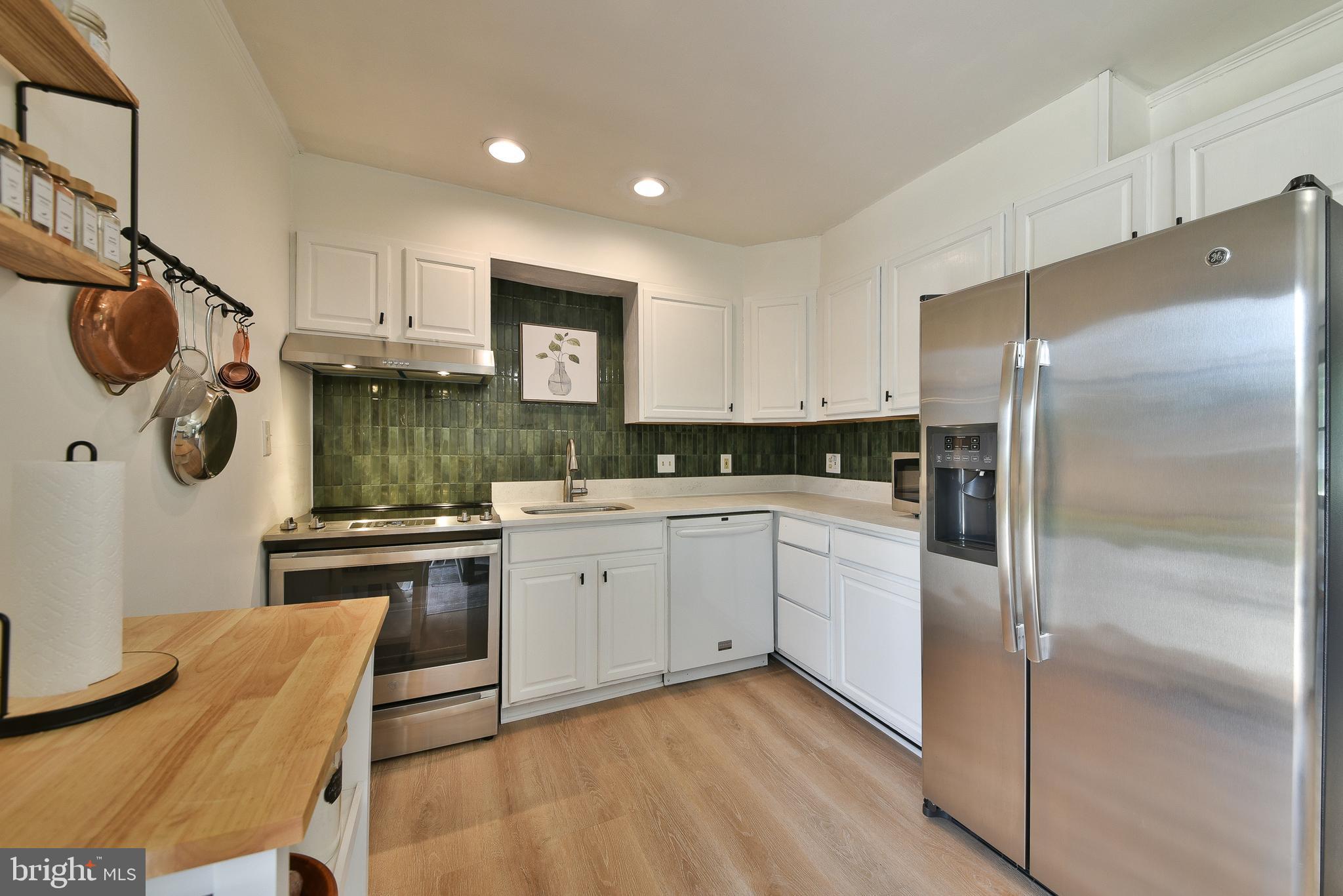 51 Indigo Road Levittown, PA 19057 - Photo 6 of 24 Gallery Image 6