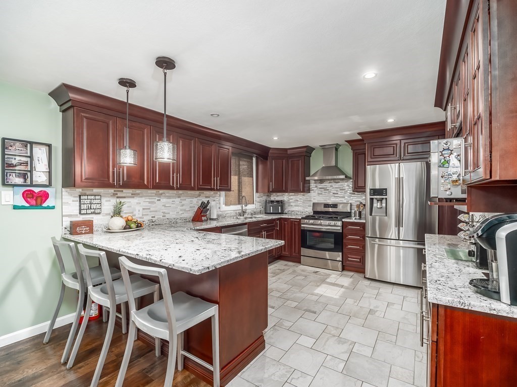 152 Maple Street Methuen, MA 01844 - Photo 6 of 41 Gallery Image 6