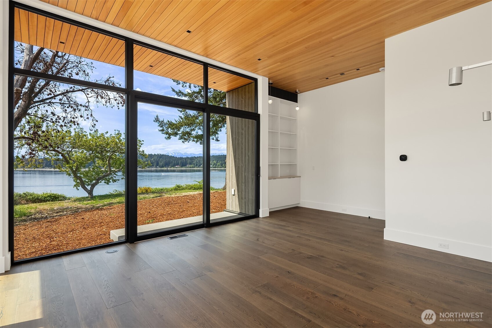 15137 Henderson Road Northeast Bainbridge Island, WA 98110 - Photo 19 of 36