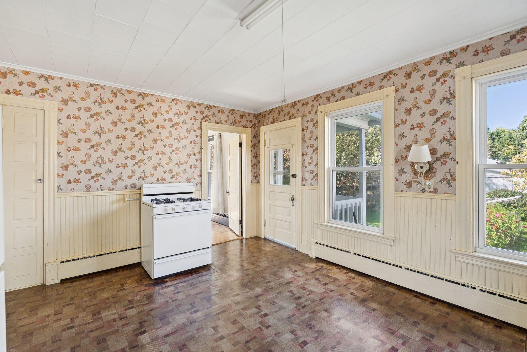 104 Spring Street Lewiston, ME 04240 - Photo 15 of 42 15_DSC01827