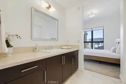 $1,290,000 | 402 Rockefeller, Unit 406, Irvine, CA 92612