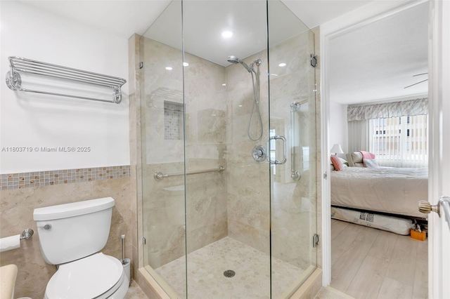 $305,000 | 1850 South Ocean Boulevard, Unit 806, Lauderdale-by-the-Sea, FL 33062