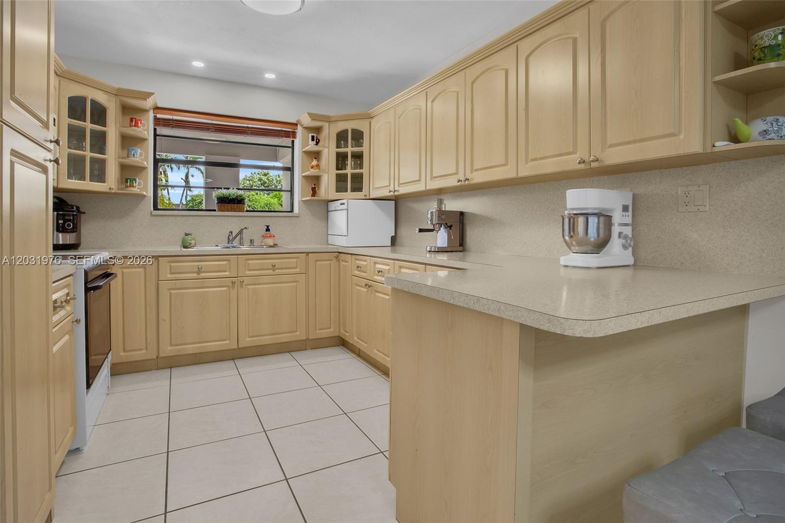 855 West 70 Place Hialeah, FL 33014 - Photo 12 of 39