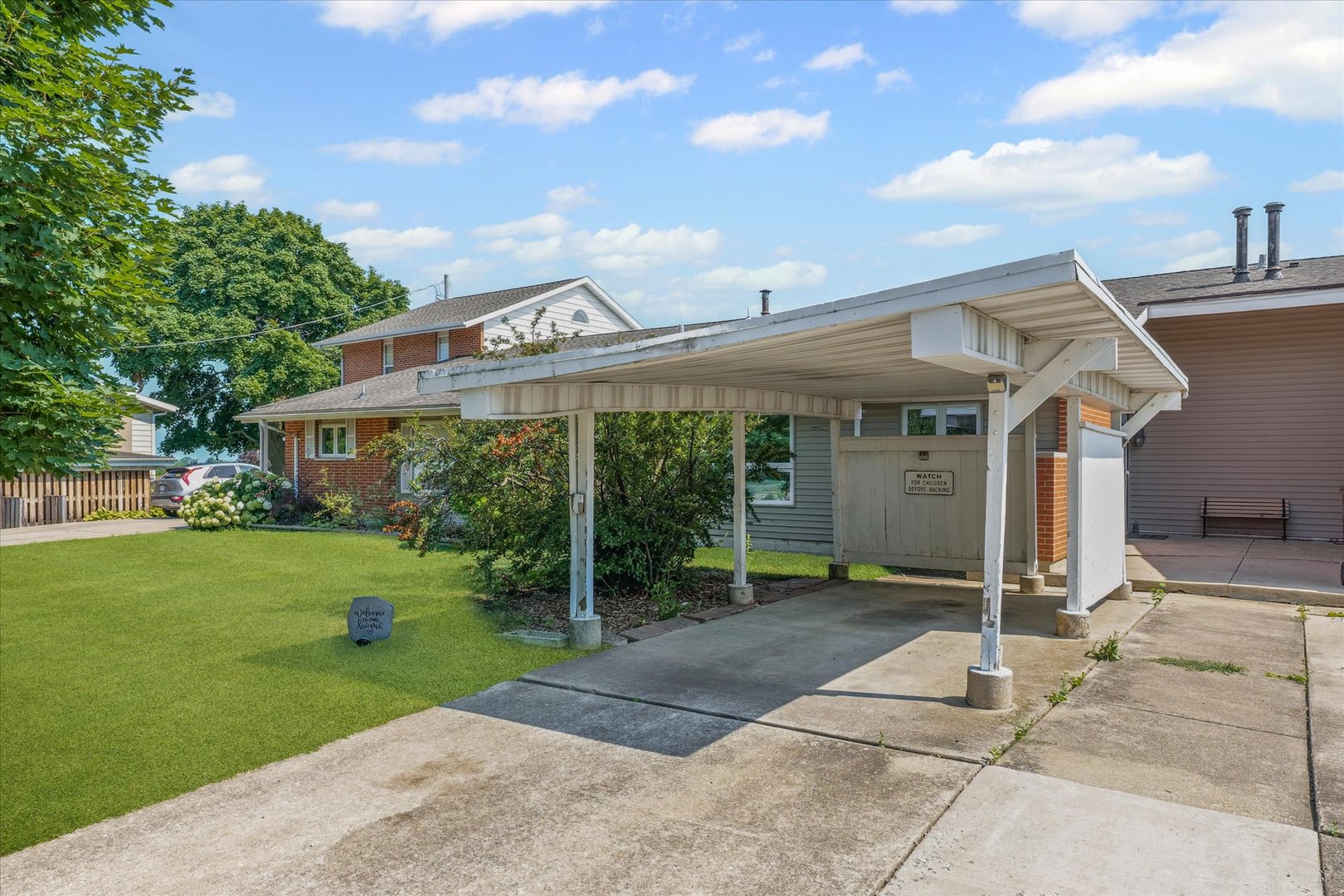 1610 Golfview Circle Rantoul, IL 61866 - Photo 3 of 31