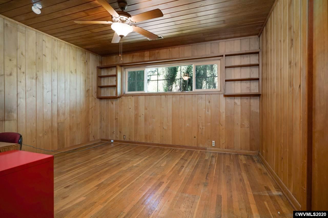 649 West Hayter Dallas, OR 97338 - Photo 33 of 42