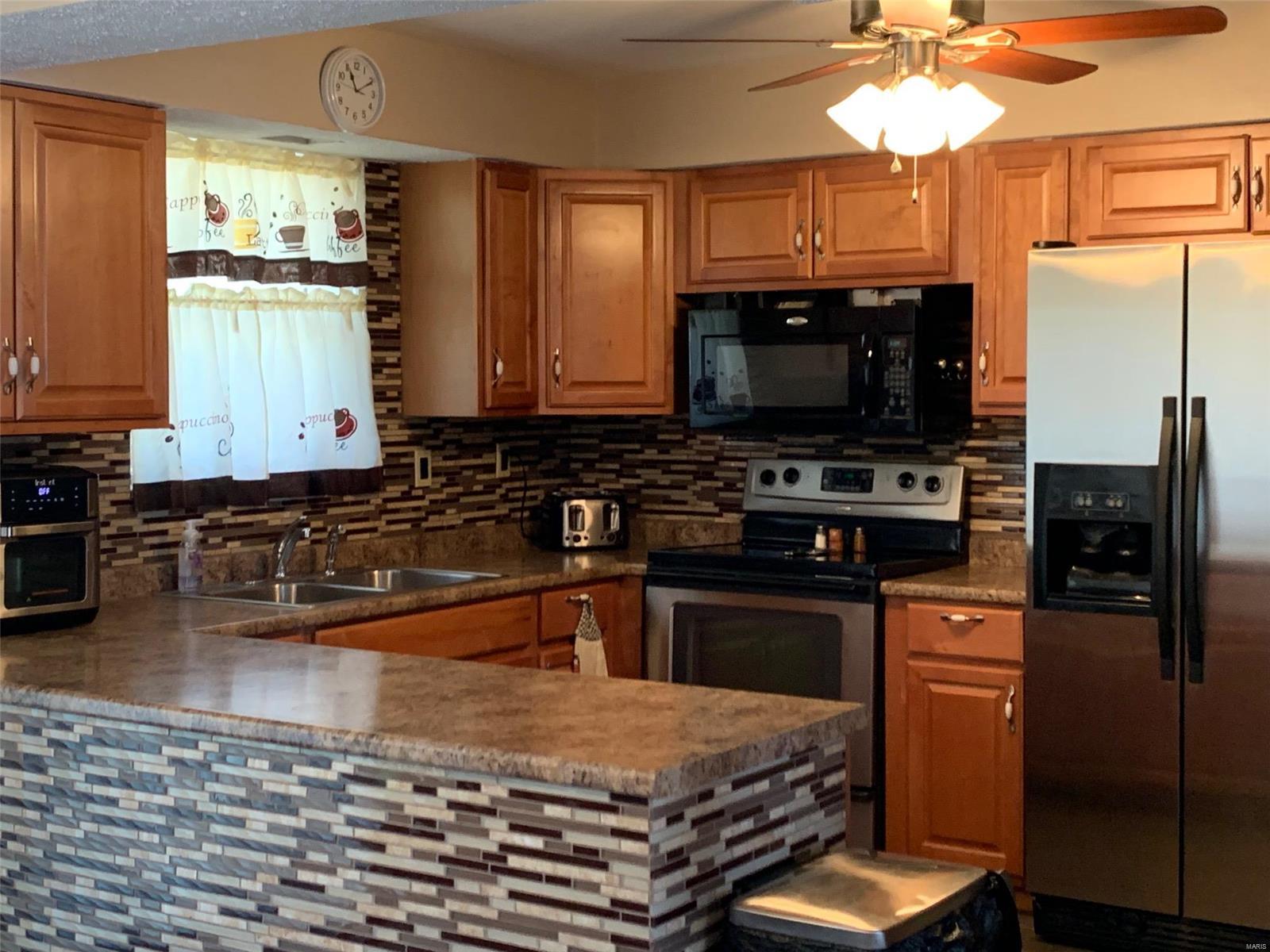 403 South Smiley Street O'Fallon, IL 62269 - Photo 8 of 25 Gallery Image 8
