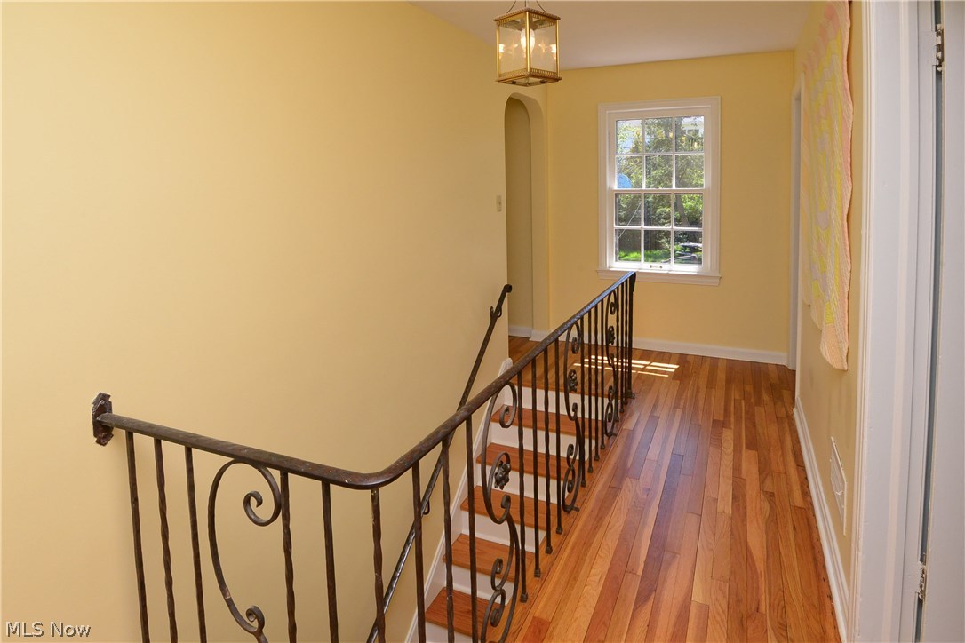4058 Conover Road University Heights, OH 44118 - Photo 12 of 26 Gallery Image 12