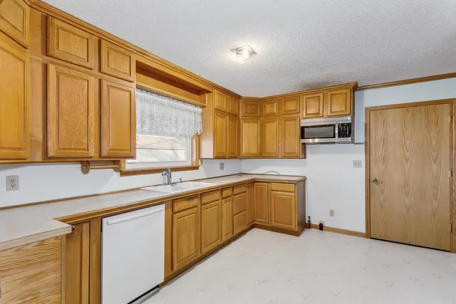 $249,900 | 1327 North Oliver Road, Mulvane, KS 67110