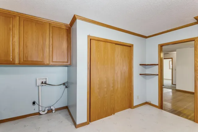 $249,900 | 1327 North Oliver Road, Mulvane, KS 67110