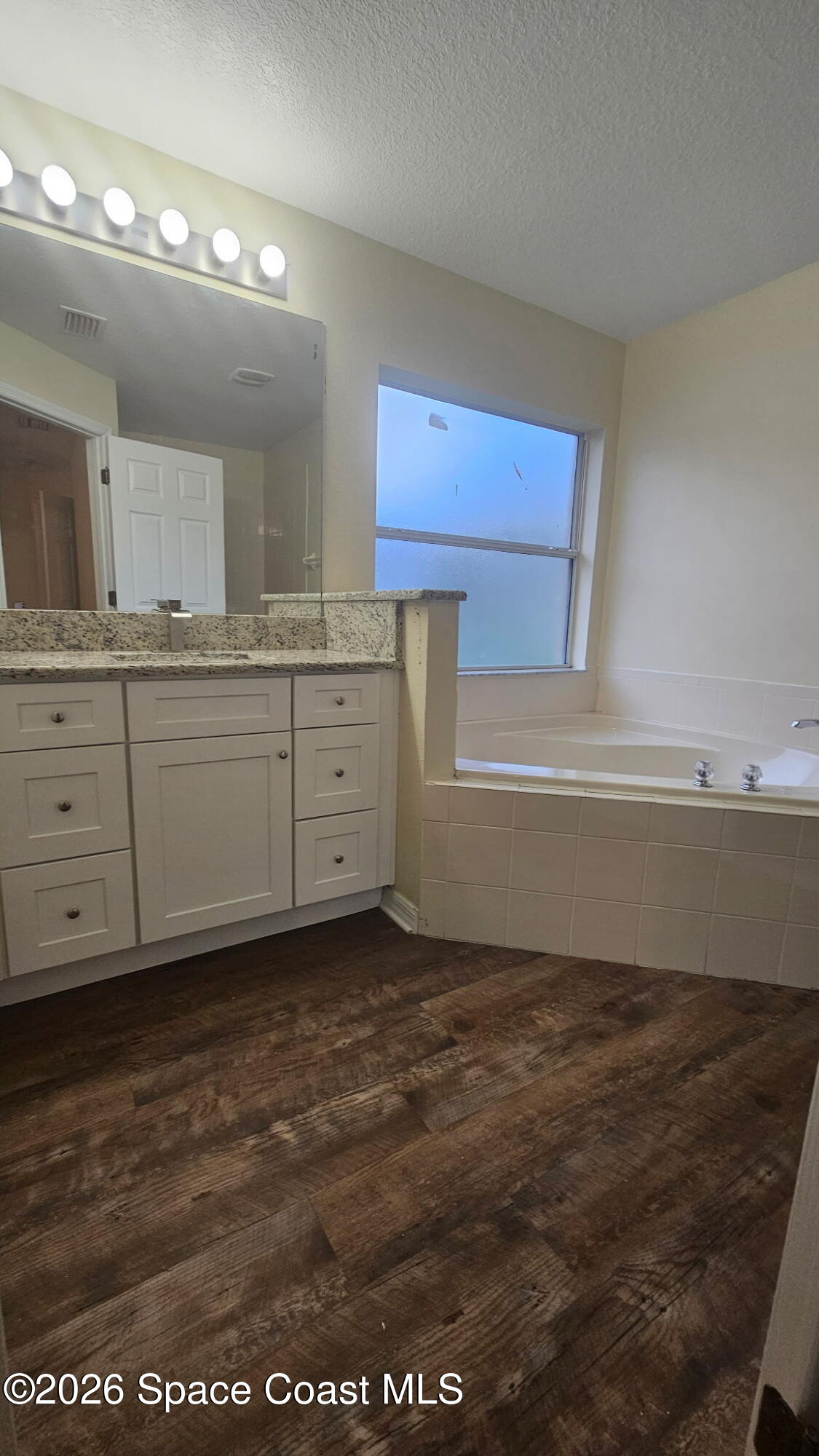 6150 Dees Road, Unit 6 Cocoa, FL 32927 - Photo 16 of 24 Bathroom of master bedroom
