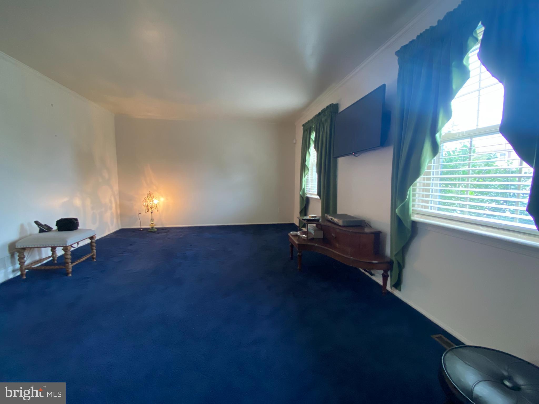 59 Valley Forge Road New Castle, DE 19720 - Photo 8 of 27 Living Room