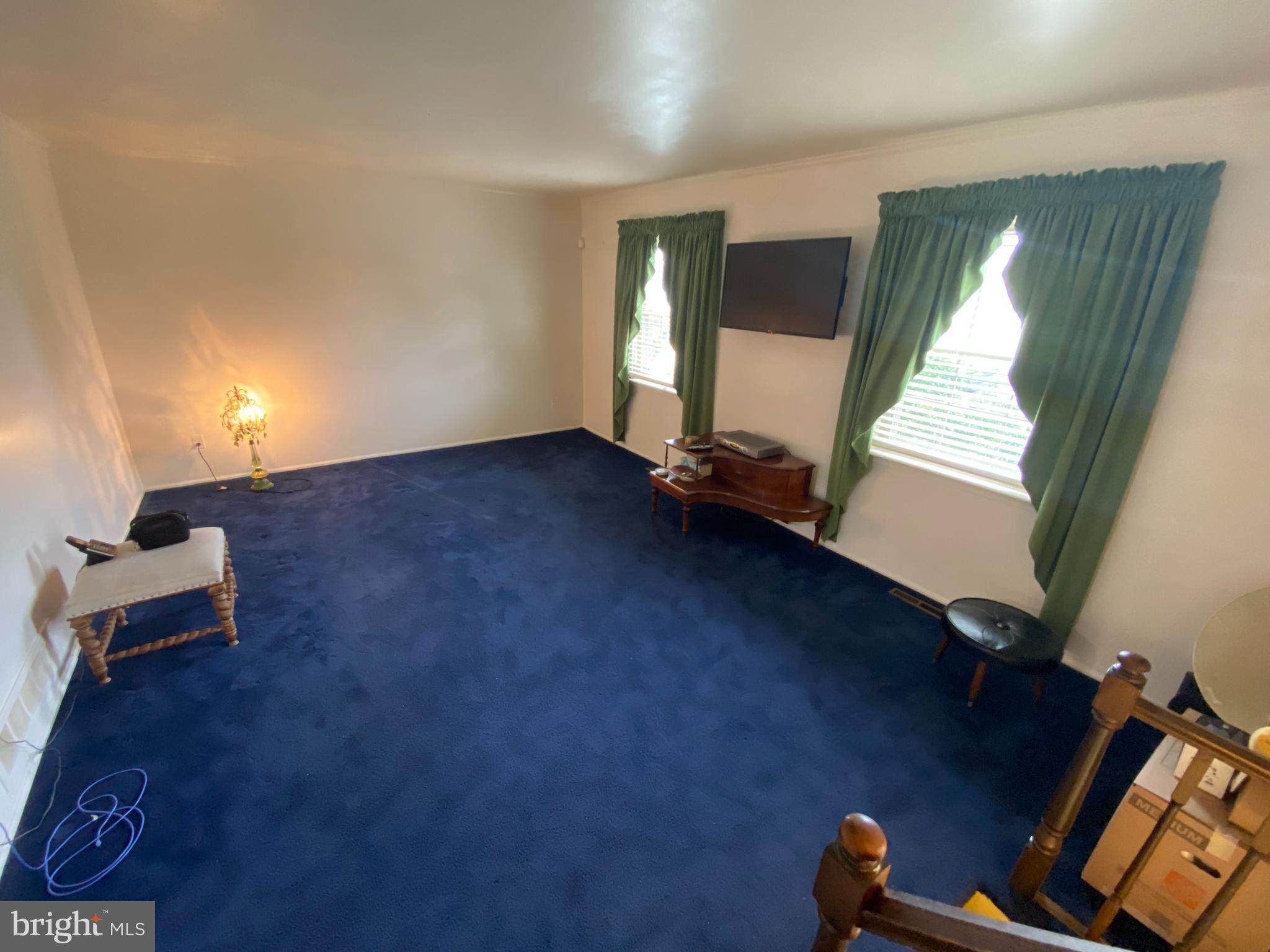 59 Valley Forge Road New Castle, DE 19720 - Photo 9 of 27 Living Room