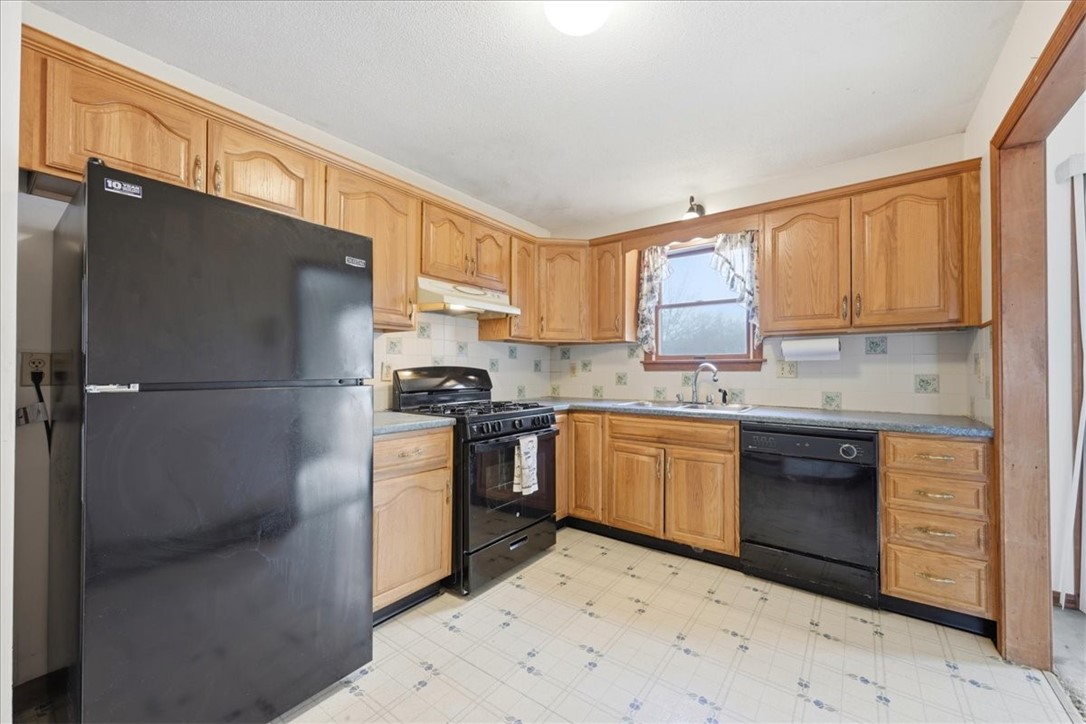 7 Brookview Court Westerly, RI 02891 - Photo 19 of 40