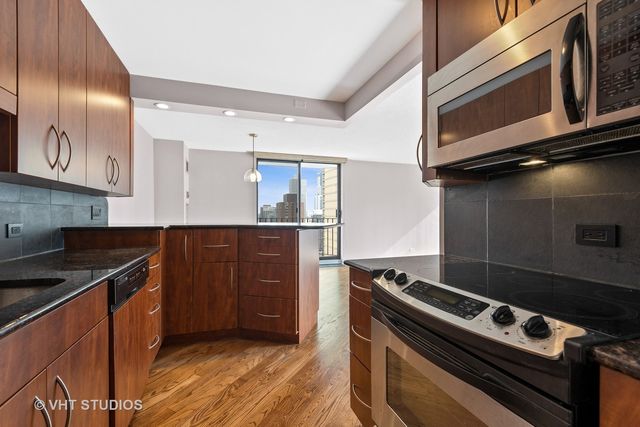 $340,000 | 70 West Huron Street, Unit 2502, Chicago, IL 60654