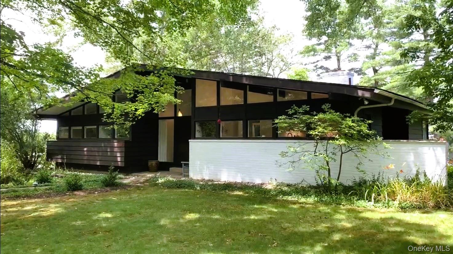 424 North Ridge Street Rye Brook, NY 10573 - Photo 1 of 23