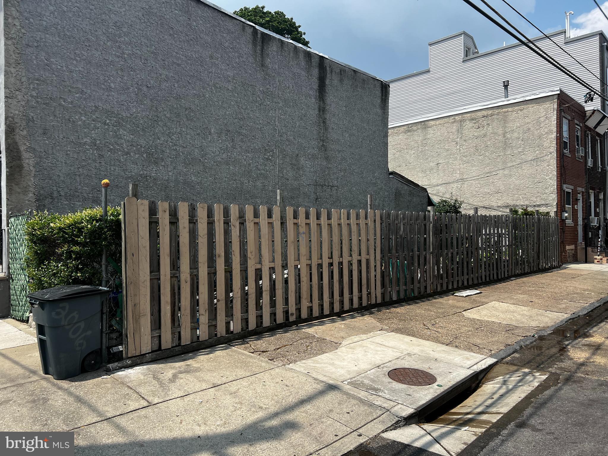 2816 Amber Street Philadelphia, PA 19134 - Photo 2 of 2