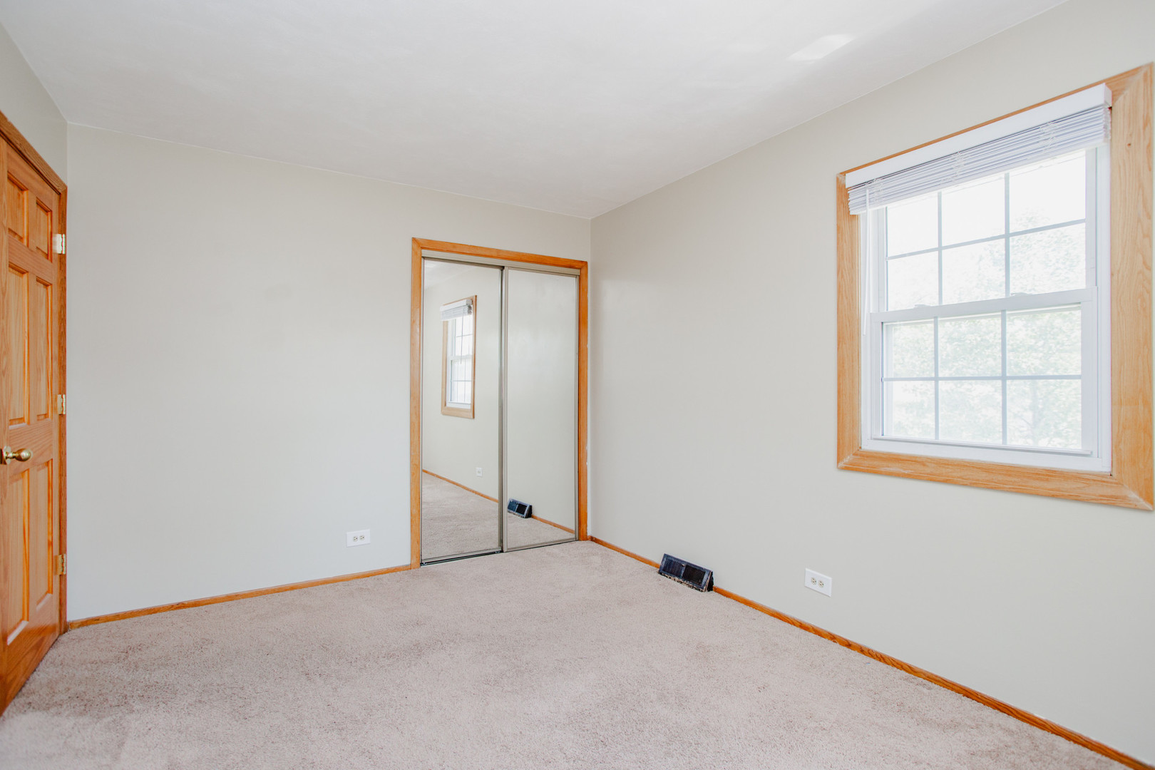 722 North Mavis Lane Addison, IL 60101 - Photo 16 of 26