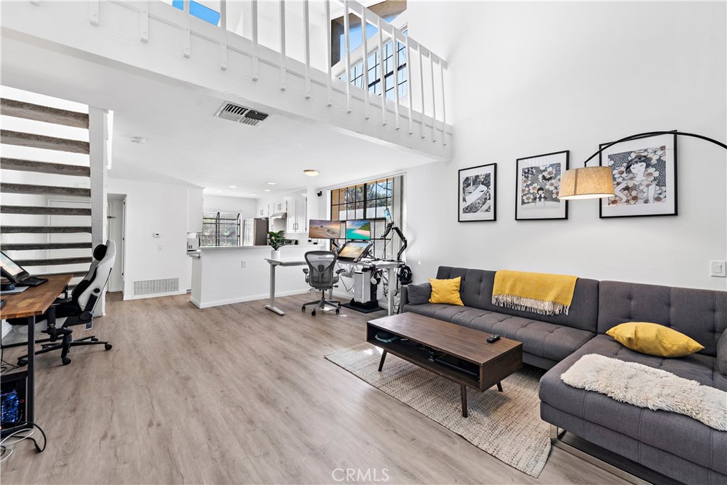 165 Pineview Irvine, CA 92620 - Photo 3 of 37