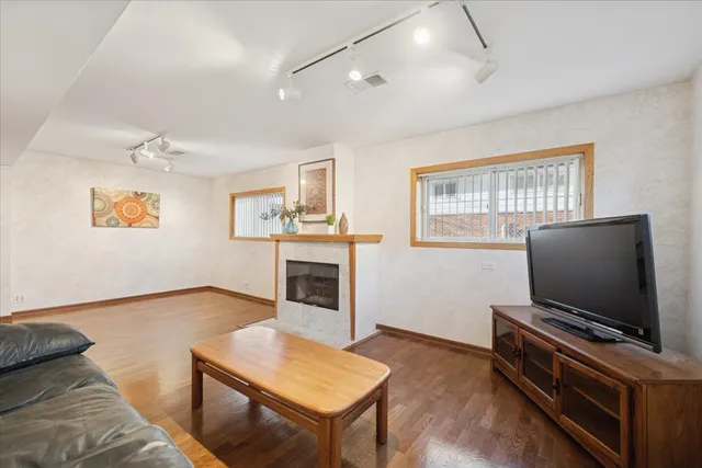 $549,000 | 1814 Illinois Road, Northbrook, IL 60062