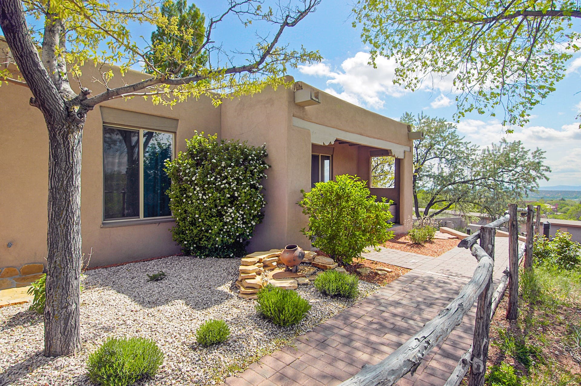 320 Artist Road, Unit 54 Santa Fe, NM 87501 - Photo 1 of 28