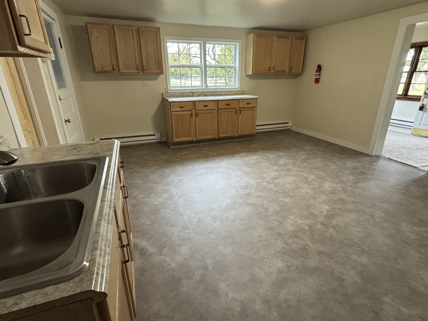 107 West Weldon Street Roberts, IL 60962 - Photo 9 of 21