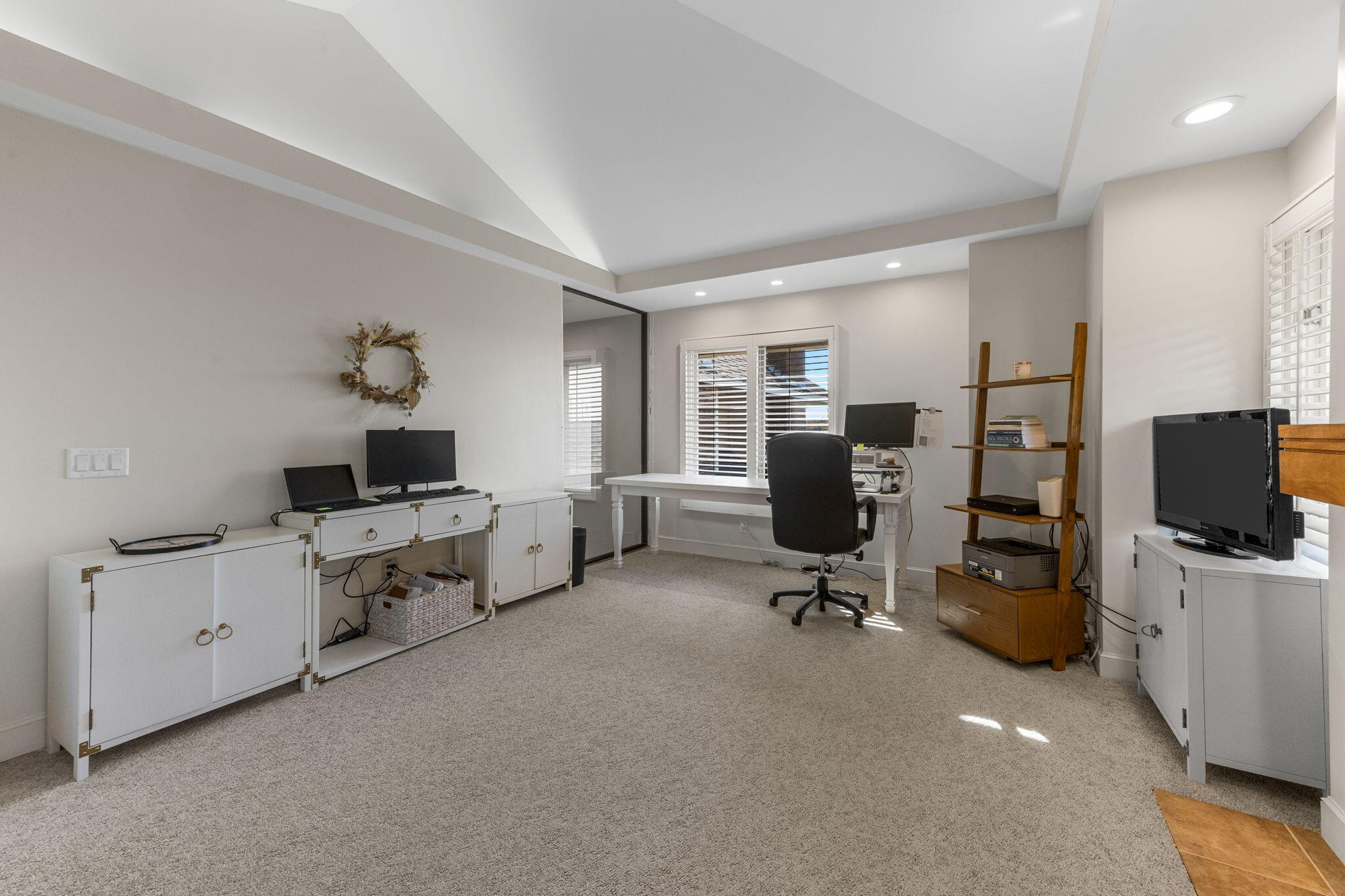 2 Dogwood Road, Unit 2 Buzzards Bay, MA 02532 - Photo 28 of 49 a view of a livingroom with workspace and a couch