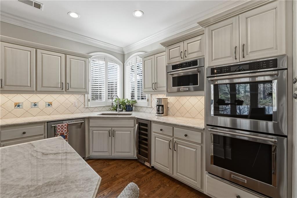 9025 Etching Overlook Duluth, GA 30097 - Photo 17 of 69