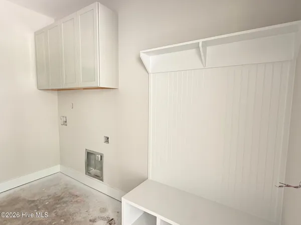 $647,530 | 122 Live Oak Circle, Lake Waccamaw, NC 28450