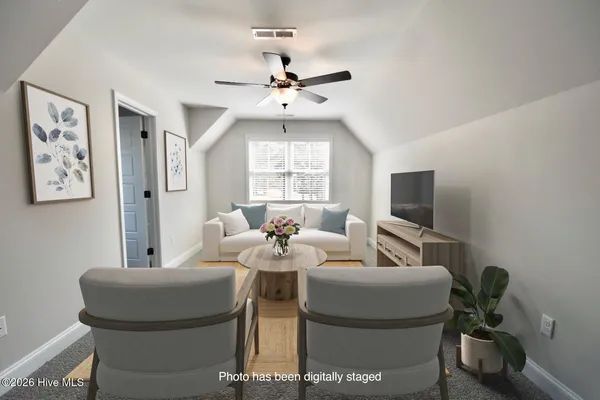 $647,530 | 122 Live Oak Circle, Lake Waccamaw, NC 28450