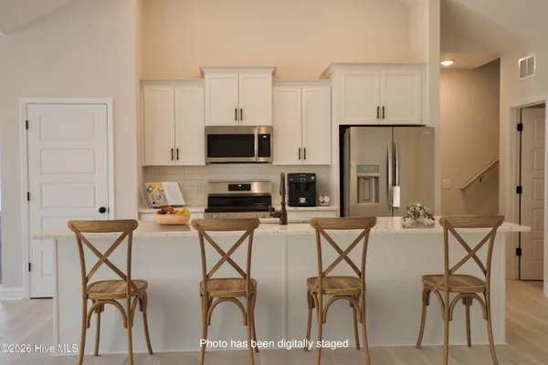 $647,530 | 122 Live Oak Circle, Lake Waccamaw, NC 28450